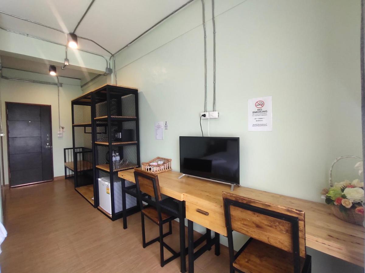 Nai Wiang Poshtel Hostel เชียงใหม่ ภายนอก รูปภาพ